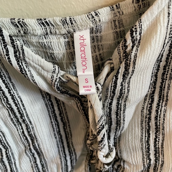 Xhilaration Black and White Rayon Crop Too Size Small - Picture 6 of 7